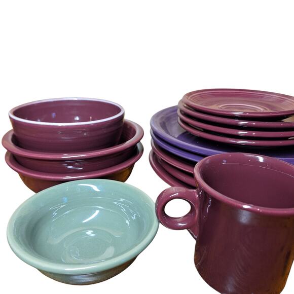 Fiestaware lot vintage huge lot of 14 dinner plates cereal bowls mug salad plate - Picture 2 of 13